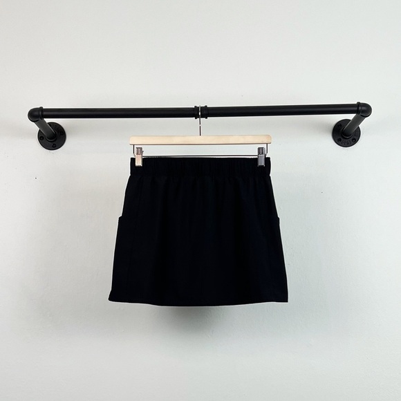 Thrive Societe Pocket Skort in Black - Picture 6 of 6